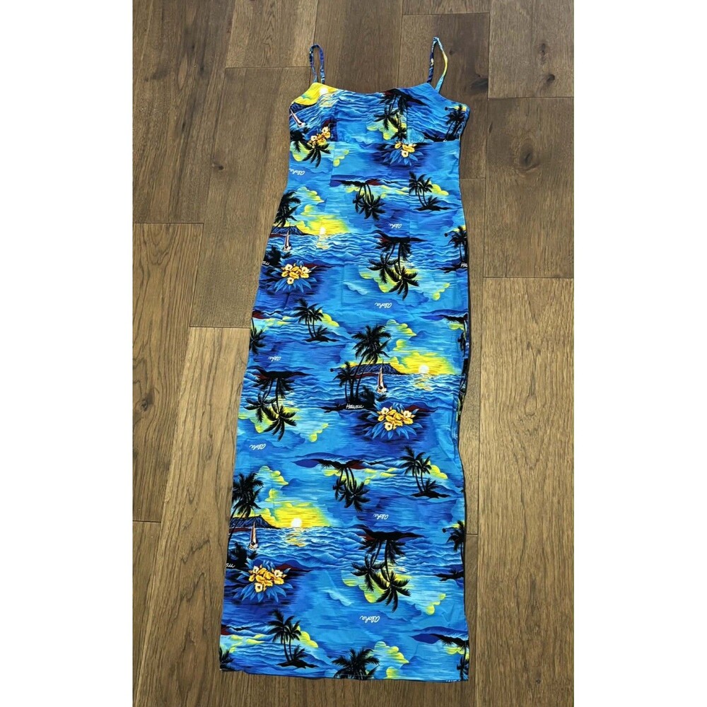 Vintage Royal Creations Women's Dress Floral Hawaiian Luau Vacation Medium USA